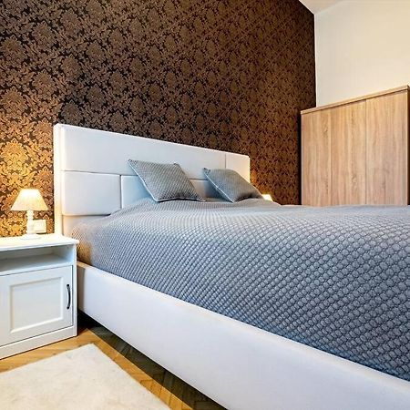 Westend Apartment Будапеща Екстериор снимка