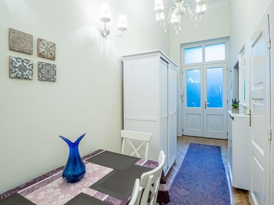 Westend Apartment Будапеща Екстериор снимка