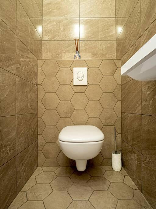 Westend Apartment Будапеща Екстериор снимка