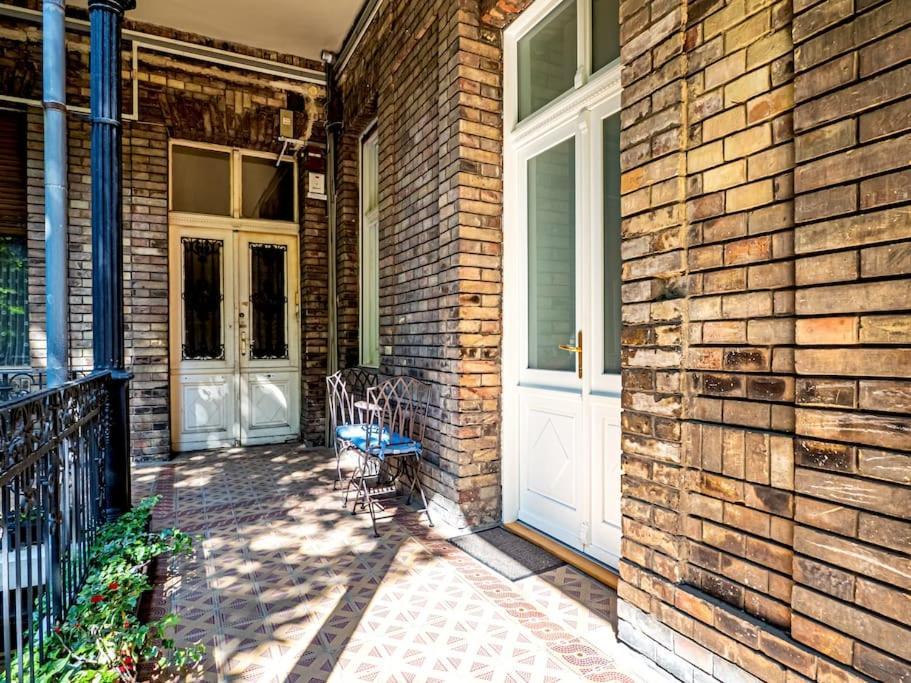 Westend Apartment Будапеща Екстериор снимка