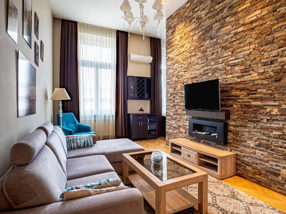 Westend Apartment Будапеща Екстериор снимка