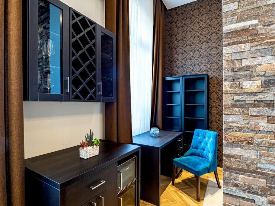 Westend Apartment Будапеща Екстериор снимка