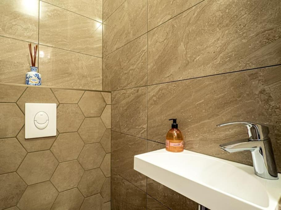 Westend Apartment Будапеща Екстериор снимка