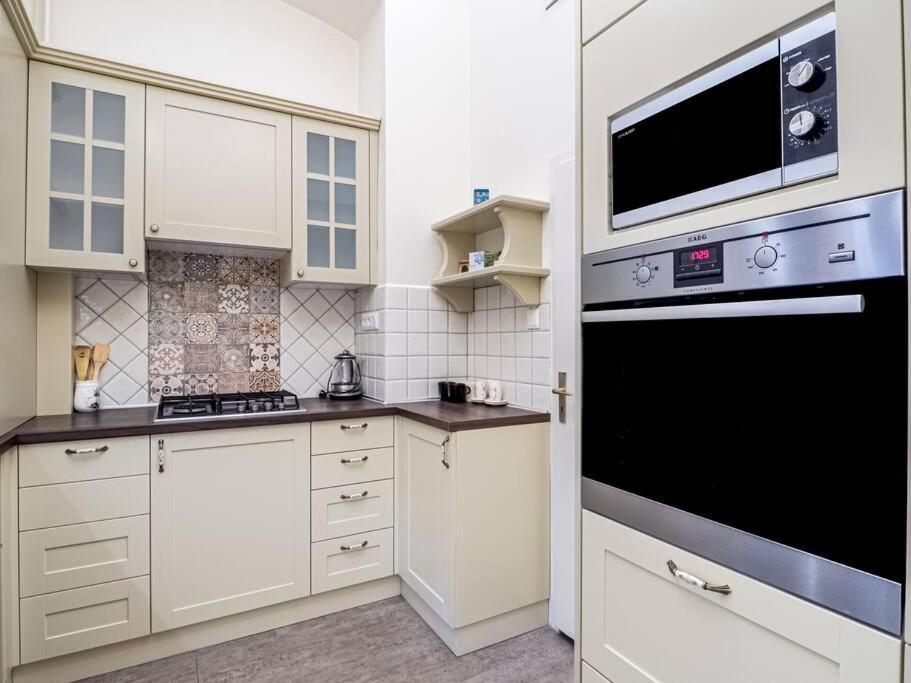 Westend Apartment Будапеща Екстериор снимка