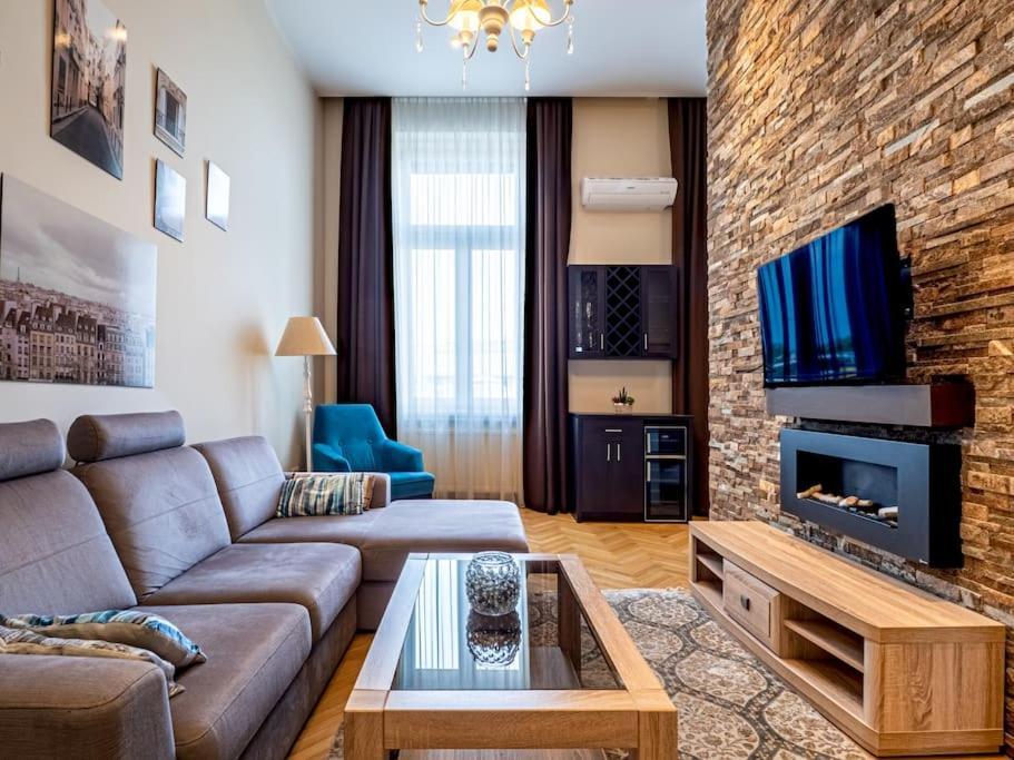 Westend Apartment Будапеща Екстериор снимка